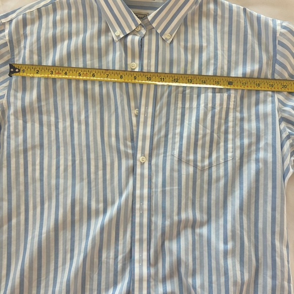 L.L. Bean Mens Wrinkle Resistant Traditional Fit button down - Picture 4 of 5